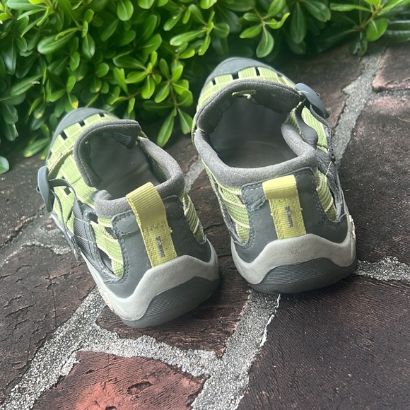 Chaco Weave light green & gray sandals Size 8 - Picture 4 of 11